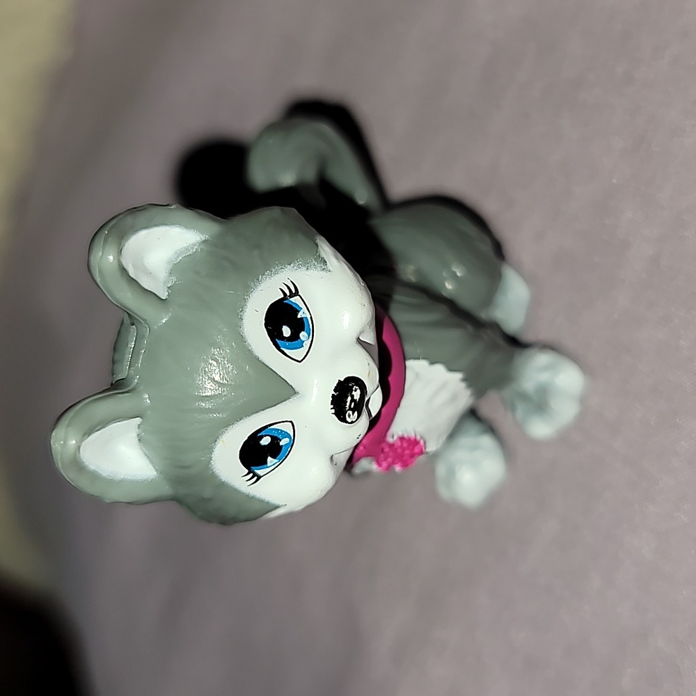 Mattel Barbie Adorable Pets Grey and White Husky Dog 2" Tall Plastic Toy Figure